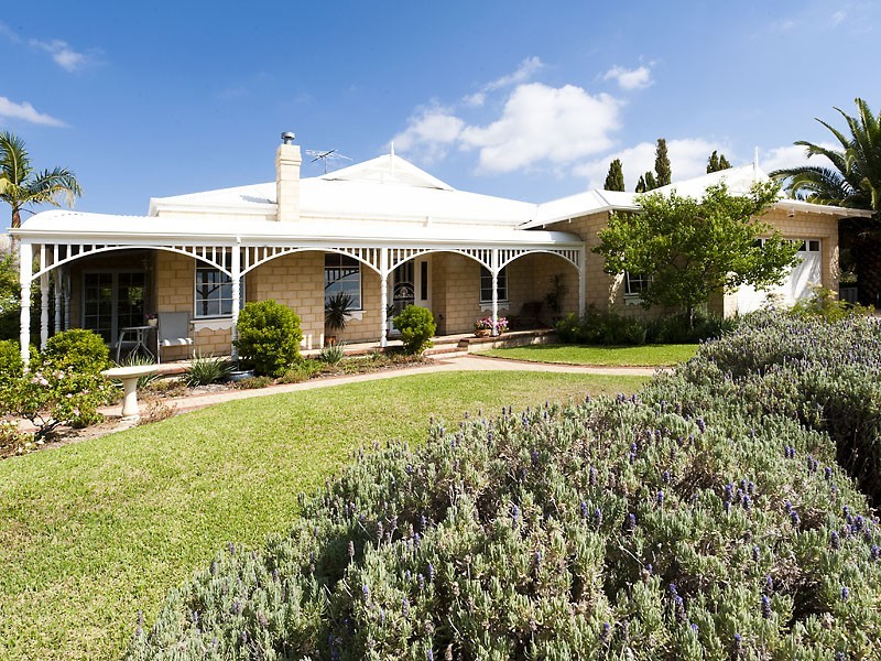 40 Lakeside Drive, Helena Valley WA 6056