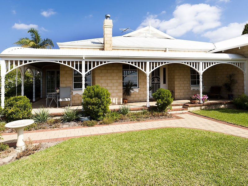 40 Lakeside Drive, Helena Valley WA 6056