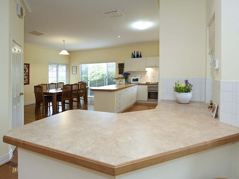 40 Lakeside Drive, Helena Valley WA 6056