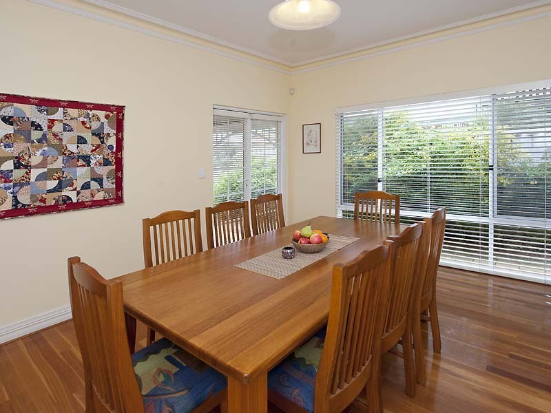 40 Lakeside Drive, Helena Valley WA 6056