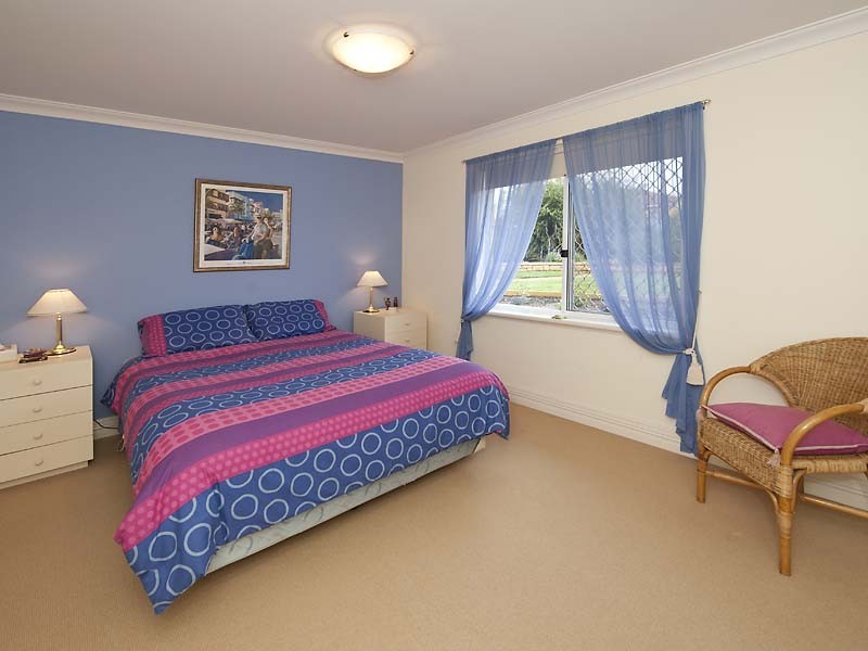 40 Lakeside Drive, Helena Valley WA 6056