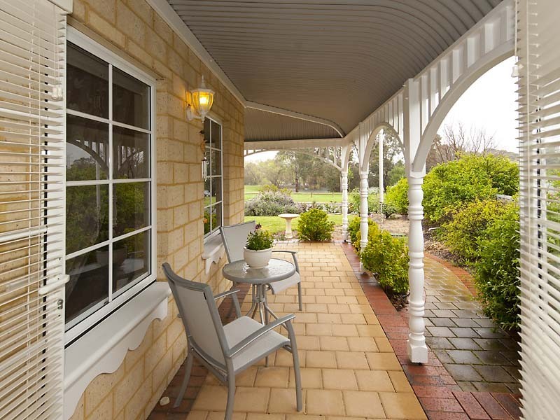 40 Lakeside Drive, Helena Valley WA 6056