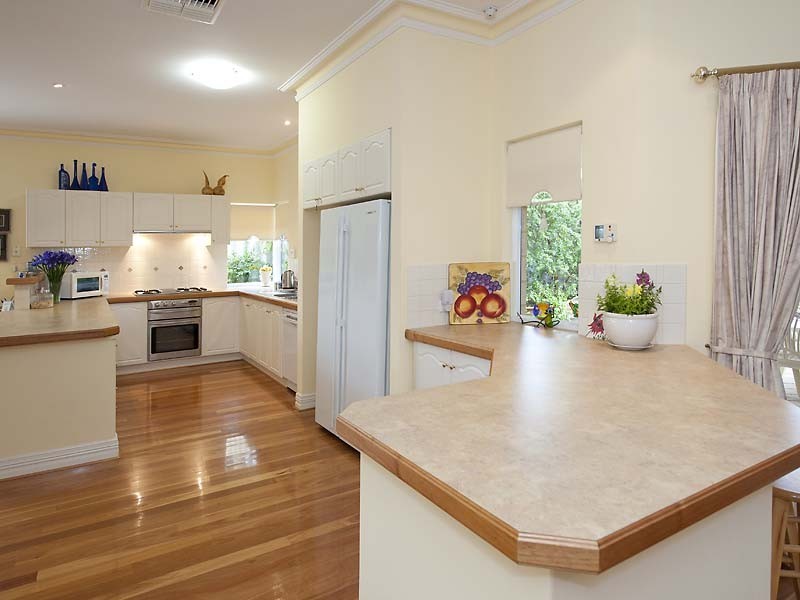 40 Lakeside Drive, Helena Valley WA 6056