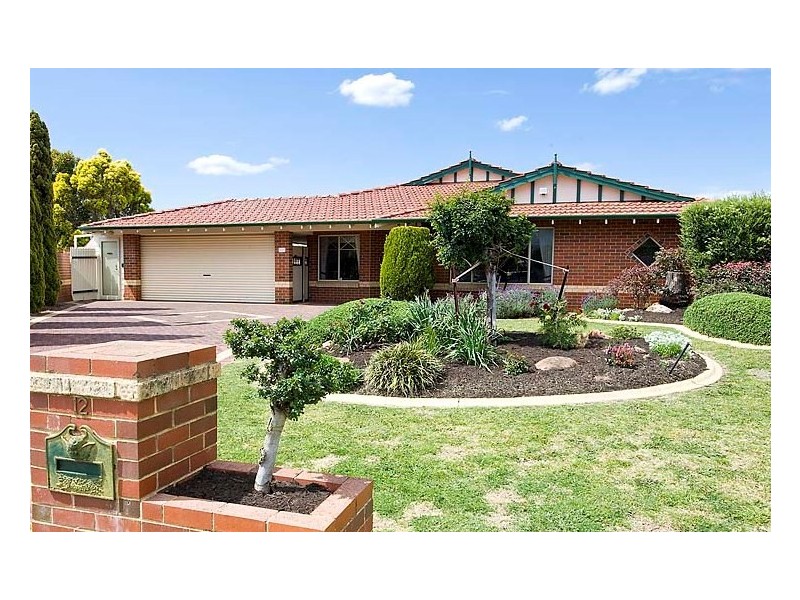12 Claret Ash Crt, Helena Valley WA 6056