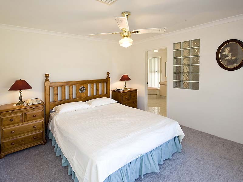 12 Claret Ash Crt, Helena Valley WA 6056