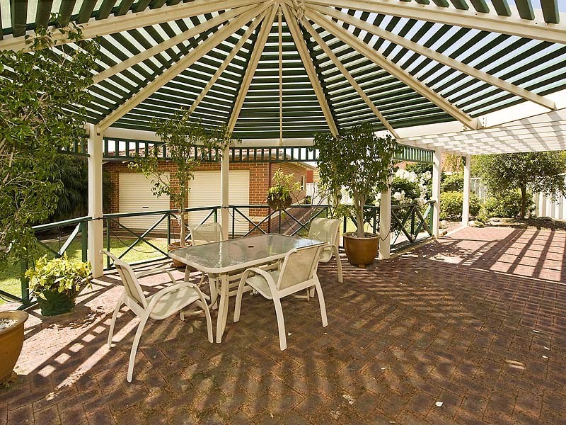 12 Claret Ash Crt, Helena Valley WA 6056