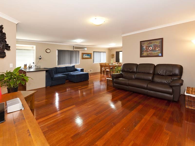 5 Kunzea Close, Maida Vale WA 6057