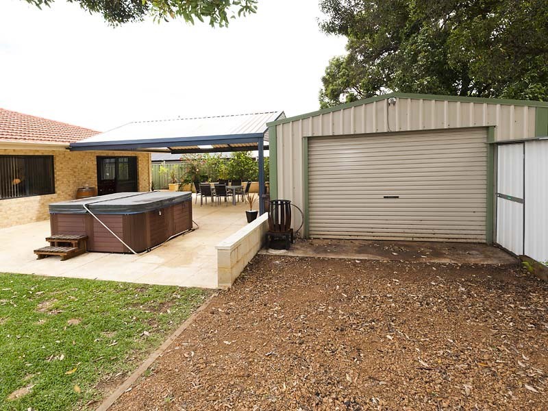5 Kunzea Close, Maida Vale WA 6057