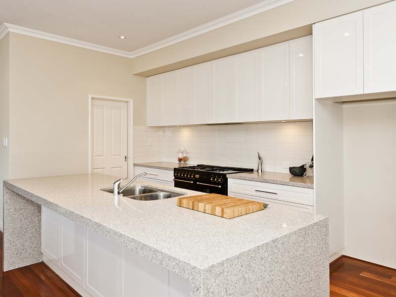 18 Tauman Loop, Guildford WA 6055