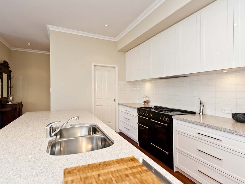 18 Tauman Loop, Guildford WA 6055