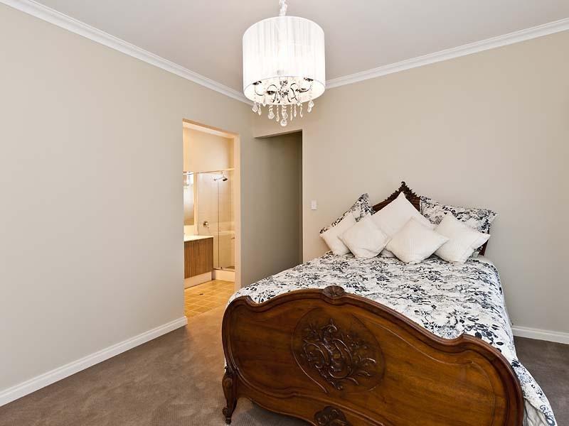 18 Tauman Loop, Guildford WA 6055