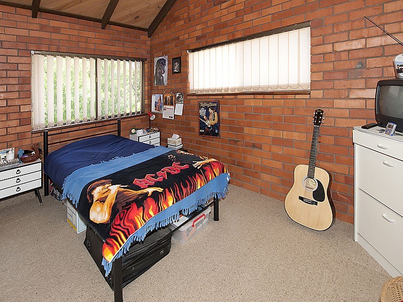 277 Holmes Road, Forrestfield WA 6058