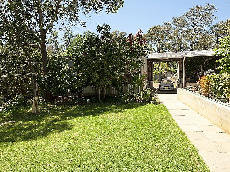 277 Holmes Road, Forrestfield WA 6058