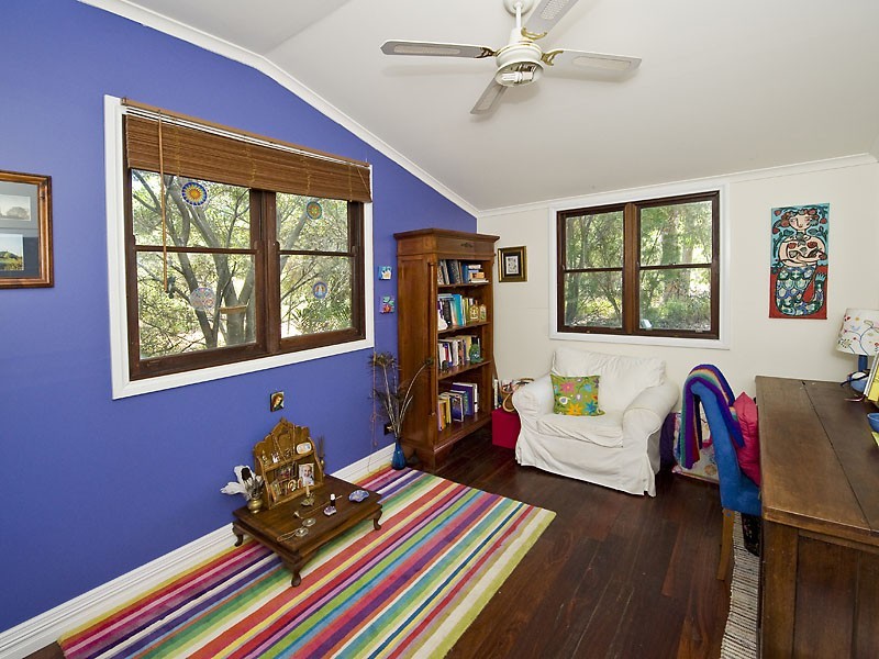 7 Burkinshaw Rd, Glen Forrest WA 6071