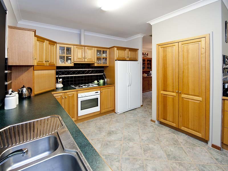 3 Morrell Way, Lesmurdie WA 6076