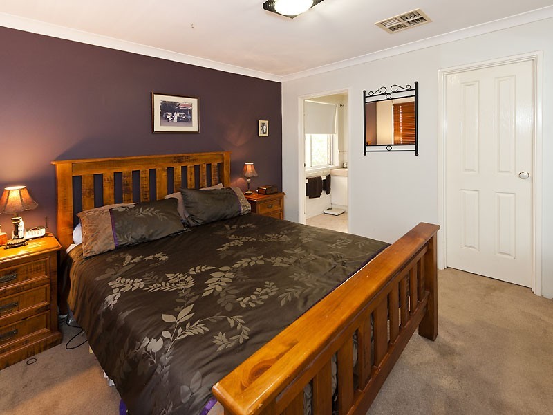 1 Redunca Close, Helena Valley WA 6056