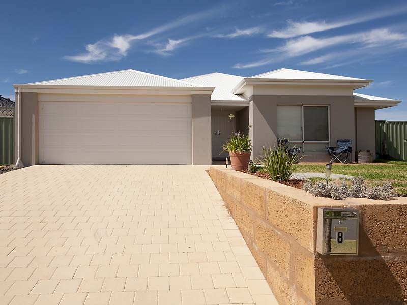 8 Drummond Gardens, Helena Valley WA 6056
