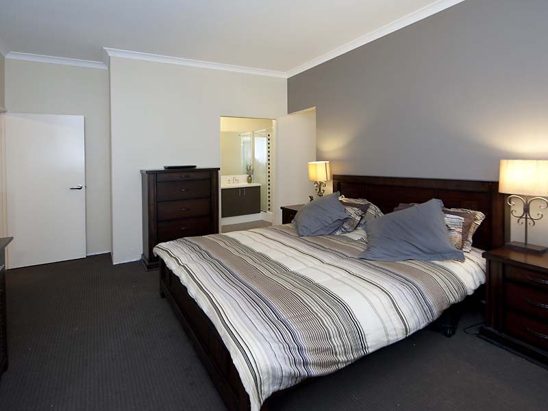 8 Drummond Gardens, Helena Valley WA 6056