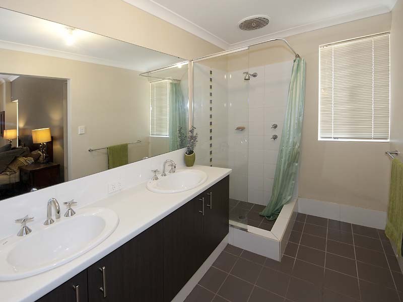 8 Drummond Gardens, Helena Valley WA 6056