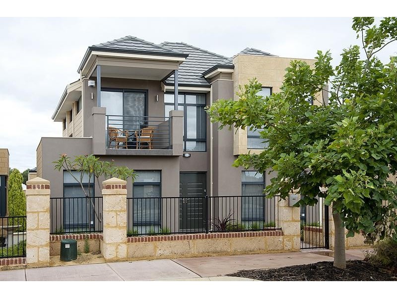19 Pexton Drive, South Guildford WA 6055