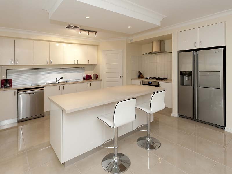 19 Pexton Drive, South Guildford WA 6055