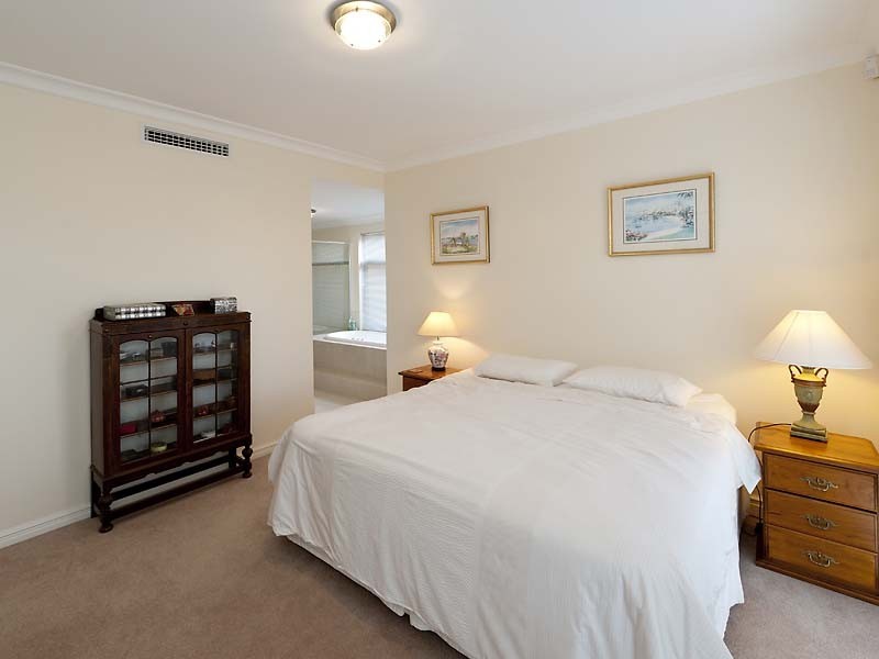 19 Pexton Drive, South Guildford WA 6055