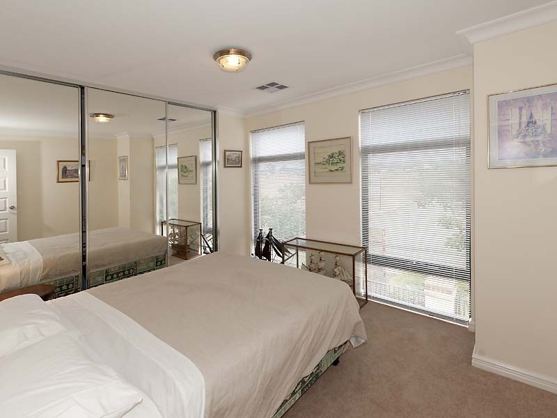 19 Pexton Drive, South Guildford WA 6055