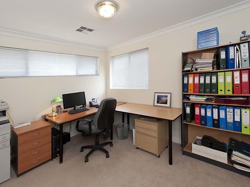 19 Pexton Drive, South Guildford WA 6055