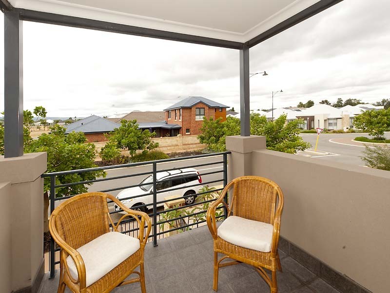 19 Pexton Drive, South Guildford WA 6055