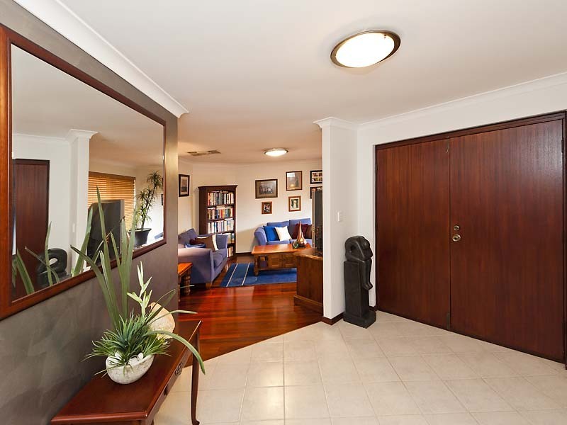 28 Robinia Rise, Helena Valley WA 6056