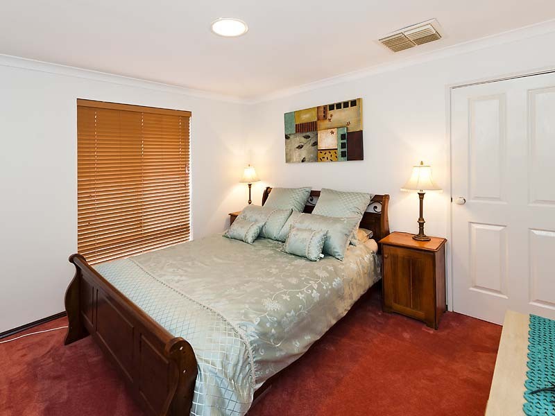 28 Robinia Rise, Helena Valley WA 6056