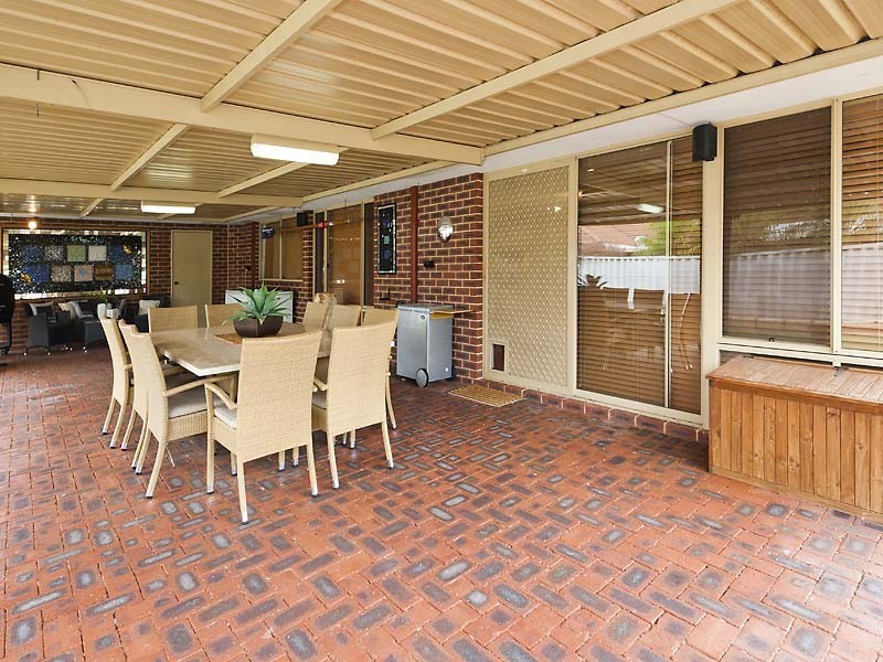 28 Robinia Rise, Helena Valley WA 6056