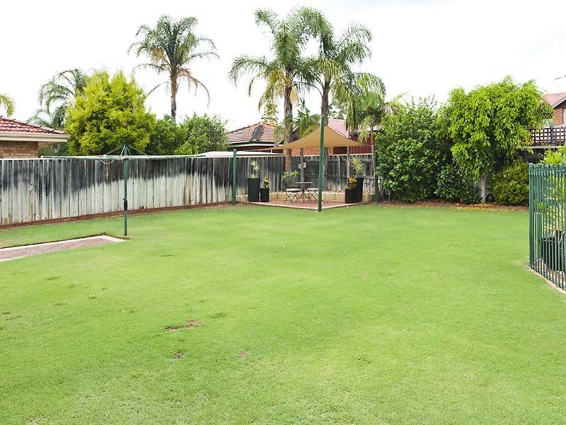 28 Robinia Rise, Helena Valley WA 6056