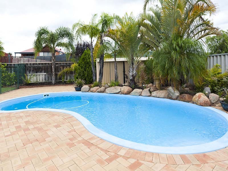 28 Robinia Rise, Helena Valley WA 6056