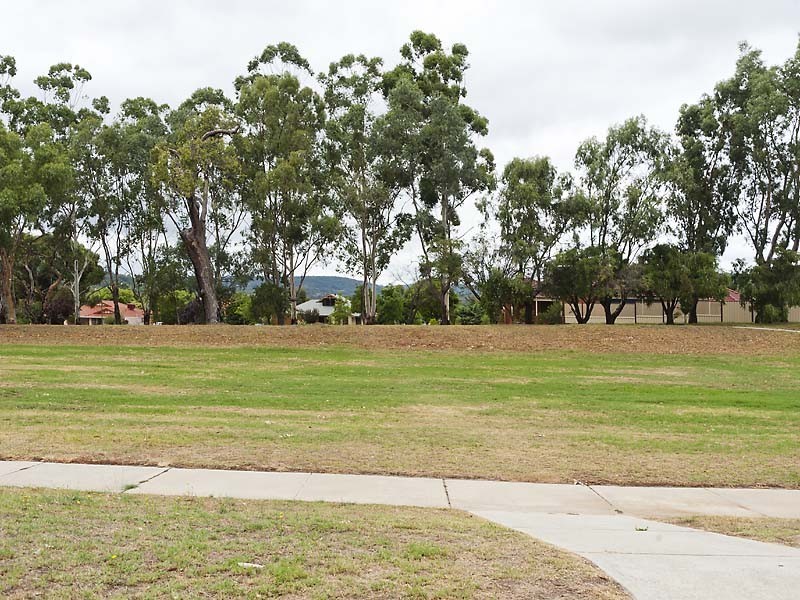 28 Robinia Rise, Helena Valley WA 6056