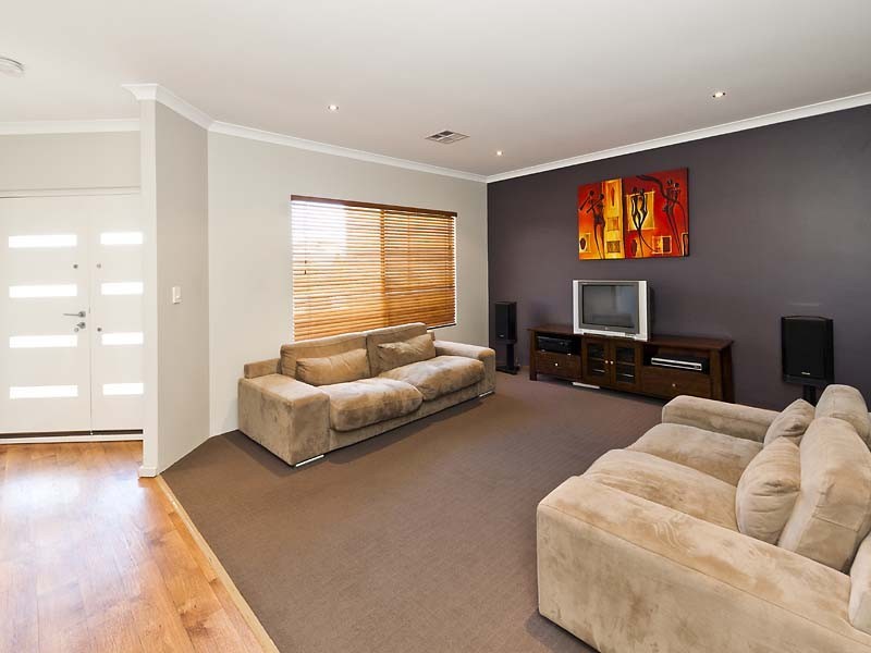 52 Larwood Crescent, High Wycombe WA 6057