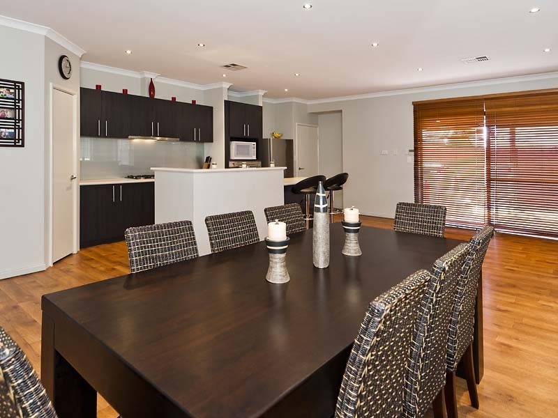 52 Larwood Crescent, High Wycombe WA 6057