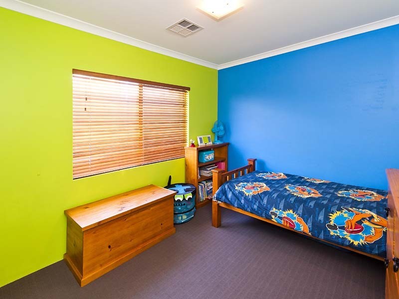 52 Larwood Crescent, High Wycombe WA 6057