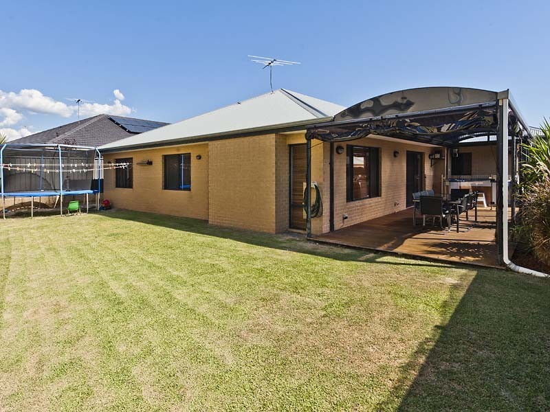 52 Larwood Crescent, High Wycombe WA 6057