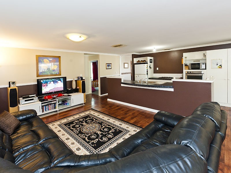 22 Ruby Way, Maida Vale WA 6057