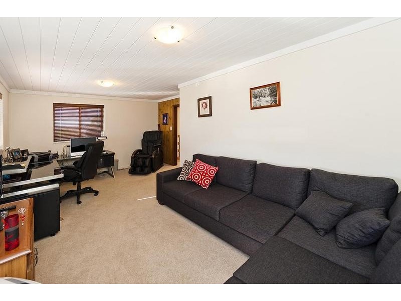 7 Stirling Road, Greenmount WA 6056