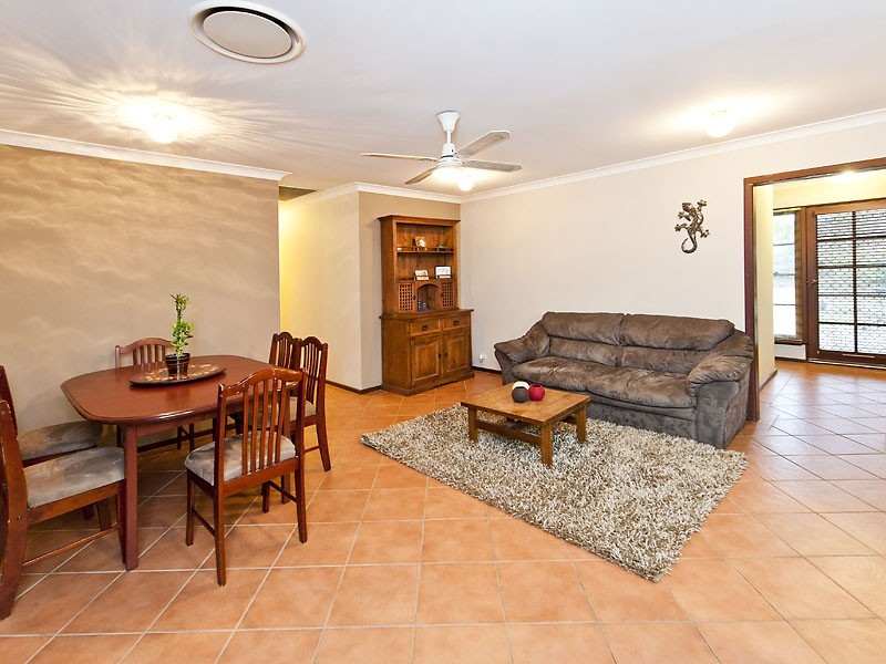 4 Melville Court, Helena Valley WA 6056