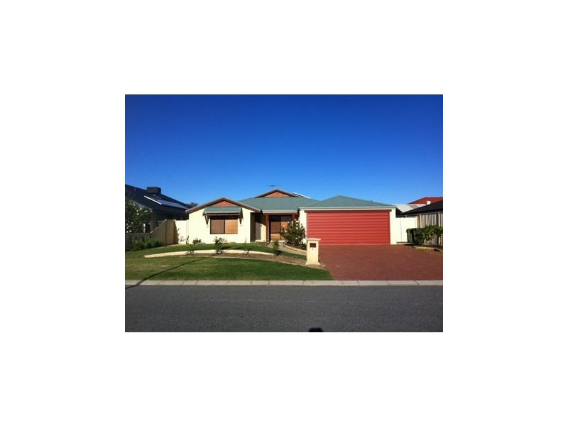 2 Phar Lap Road, Wattle Grove WA 6107