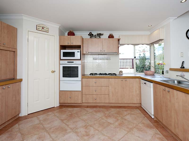 84 Bushmead Road, South Guildford WA 6055