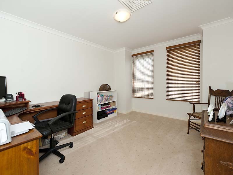 84 Bushmead Road, South Guildford WA 6055