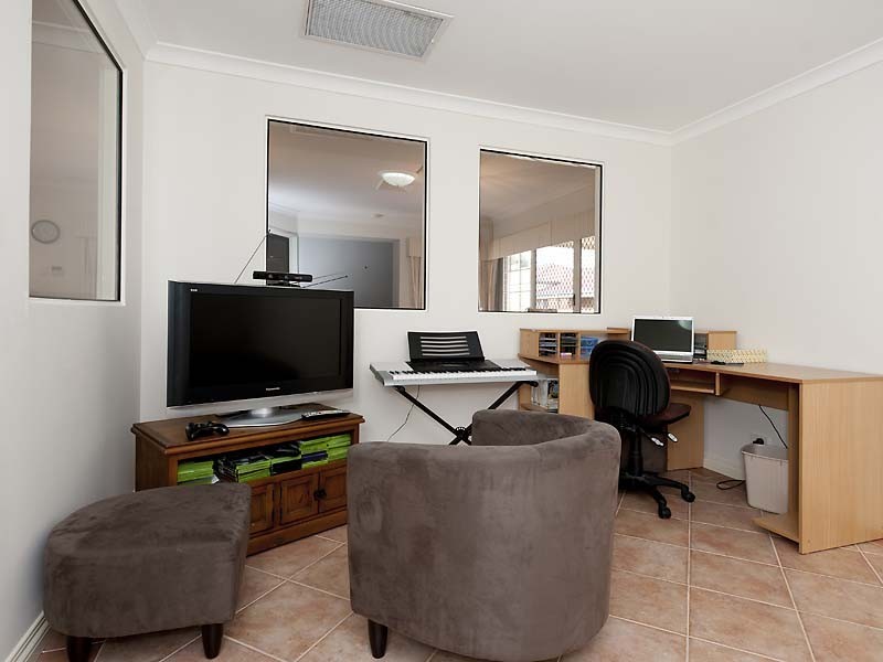 84 Bushmead Road, South Guildford WA 6055