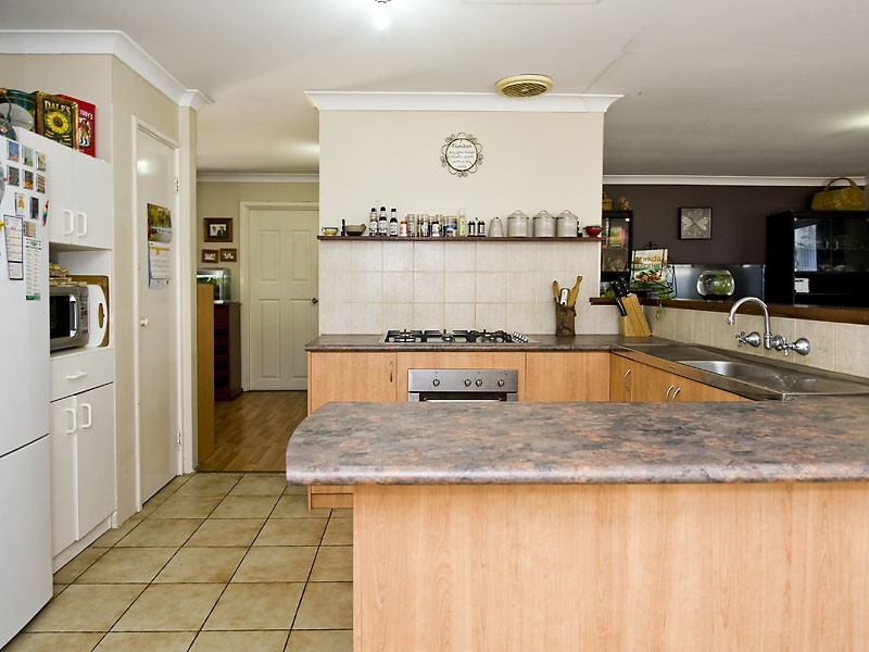 39 Farmview Drive, Bellevue WA 6056