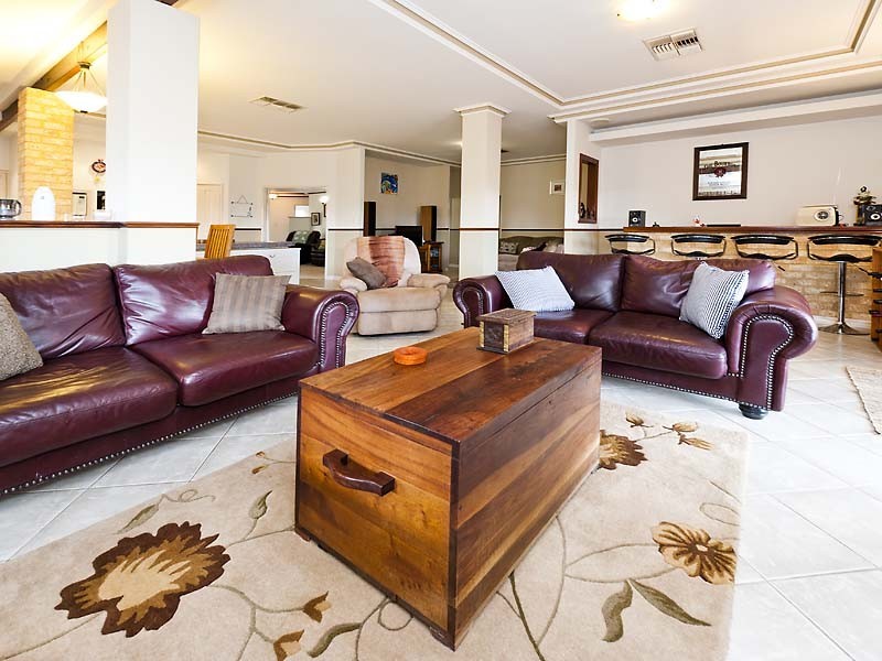 16 Tipuana Rise, Helena Valley WA 6056