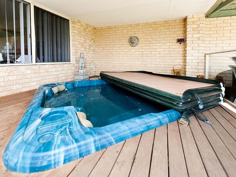 16 Tipuana Rise, Helena Valley WA 6056