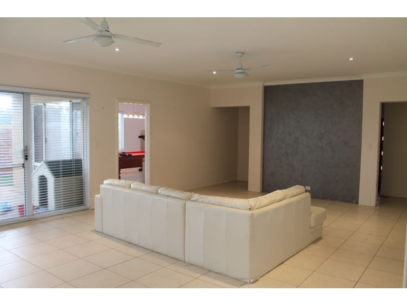 2 Kemp Court, Helena Valley WA 6056